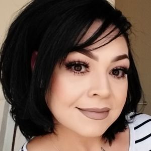 Meet your Posher, Lorie